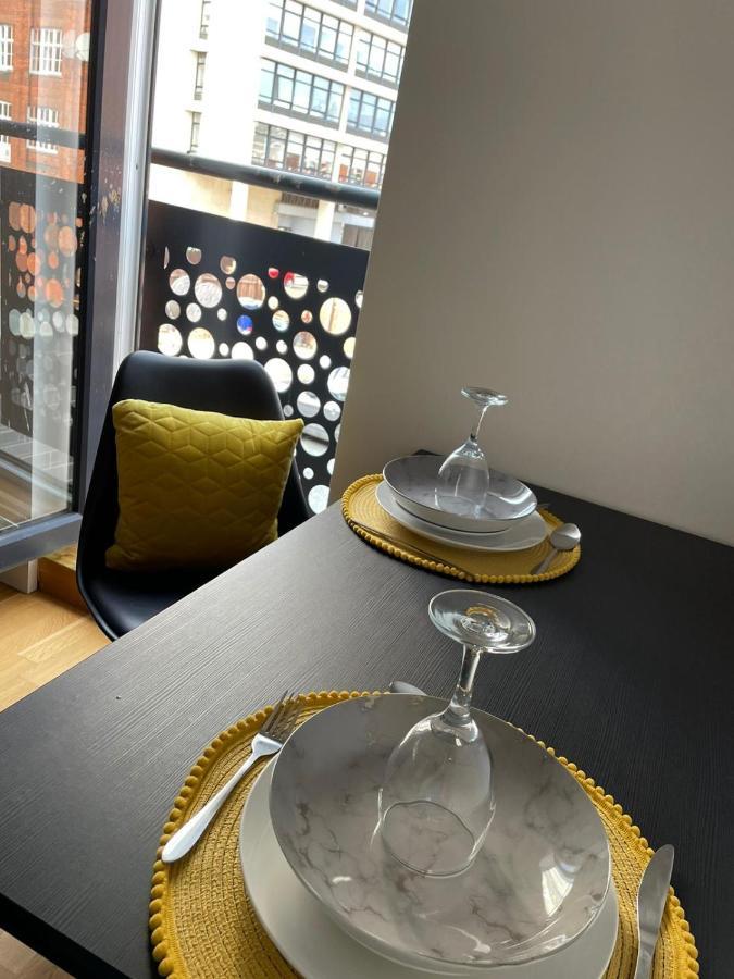 Central Hull Spacious Apartment H3 赫尔河畔京士顿 外观 照片
