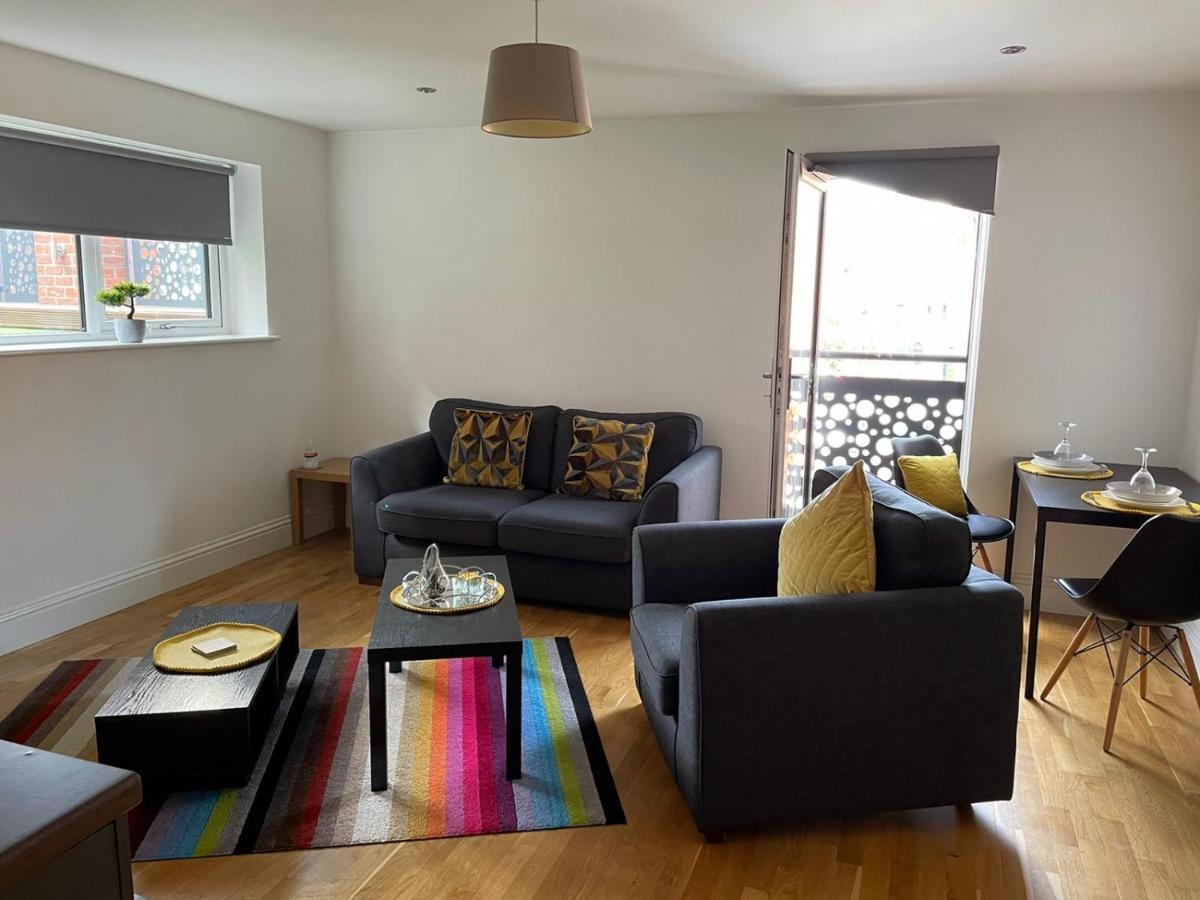 Central Hull Spacious Apartment H3 赫尔河畔京士顿 外观 照片